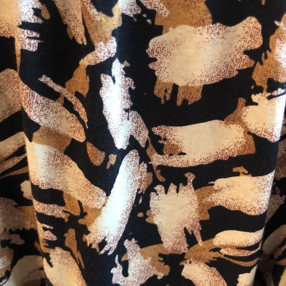 Soyaconcept blouse with unique pattern and tags XXL - Picture 7 of 8